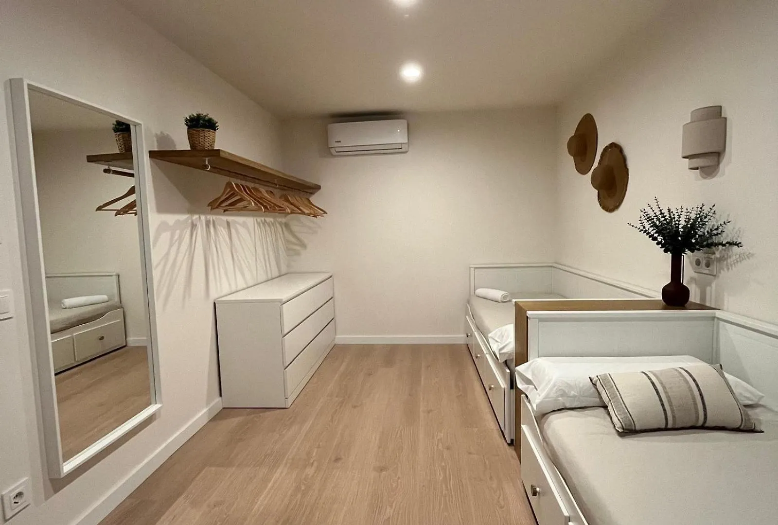 Apartamento Para 8 Personas Con Parking, Muy Cerca De La Playa L' Escala شقة